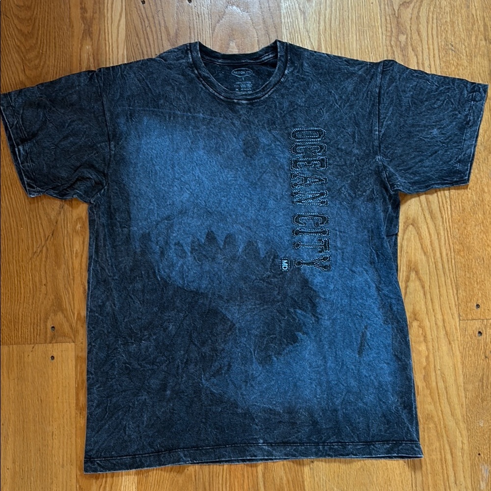 Men's short sleeve top, Ocean City, MD. Shark imprint, L